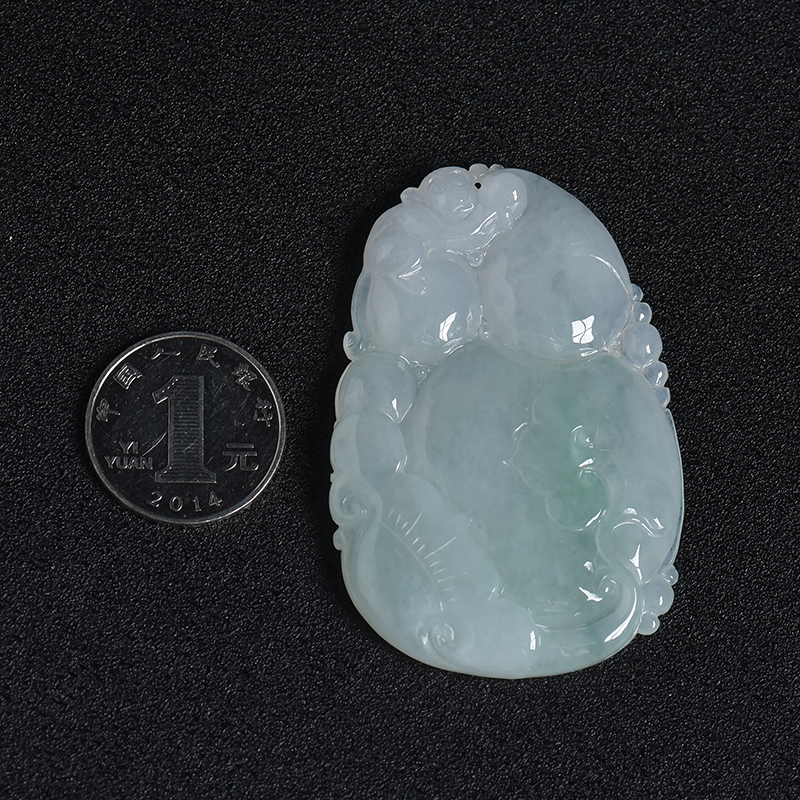 糯种浅绿翡翠吊坠-红掌柜