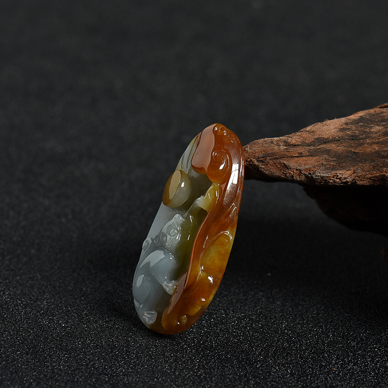 俏色翡翠猴子吊坠-红掌柜