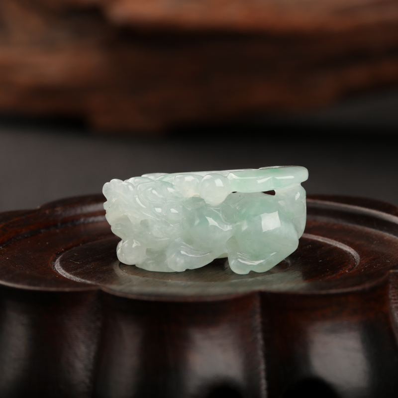 缅甸天然糯种飘翠翡翠貔貅吊坠-红掌柜