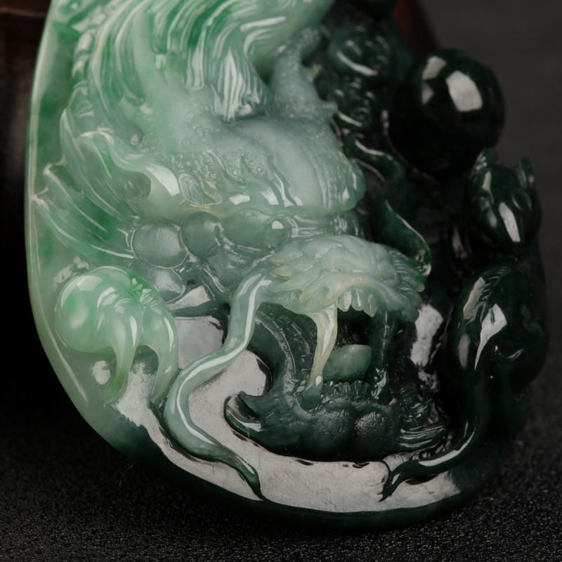 缅甸天然糯种翡翠龙牌吊坠-红掌柜