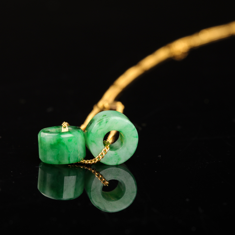 缅甸天然糯种飘翠翡翠吊坠-红掌柜