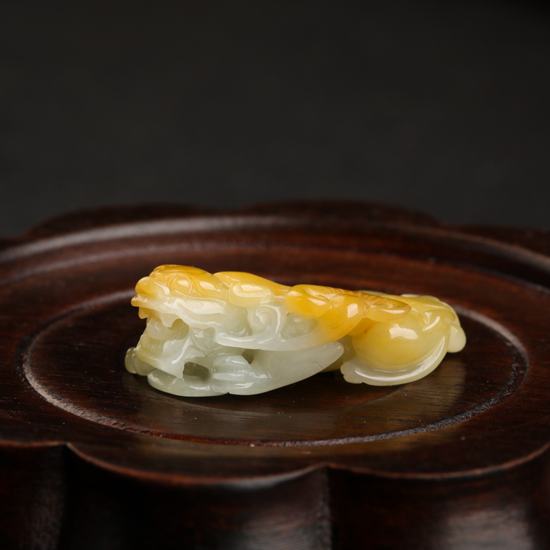 缅甸天然糯种俏色翡翠貔貅吊坠-红掌柜