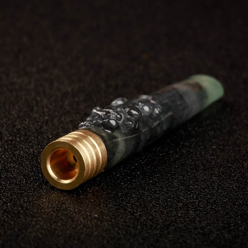 缅甸天然糯种灰绿翡翠烟嘴-红掌柜