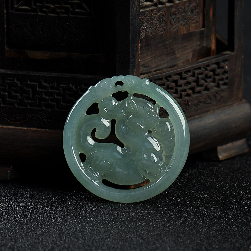 缅甸天然浅绿翡翠麒麟吊坠-红掌柜