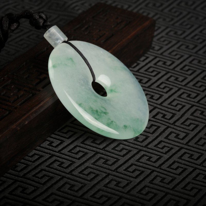 糯冰种飘花翡翠-红掌柜