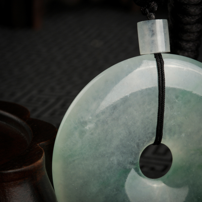 天然糯冰种飘花翡翠-红掌柜