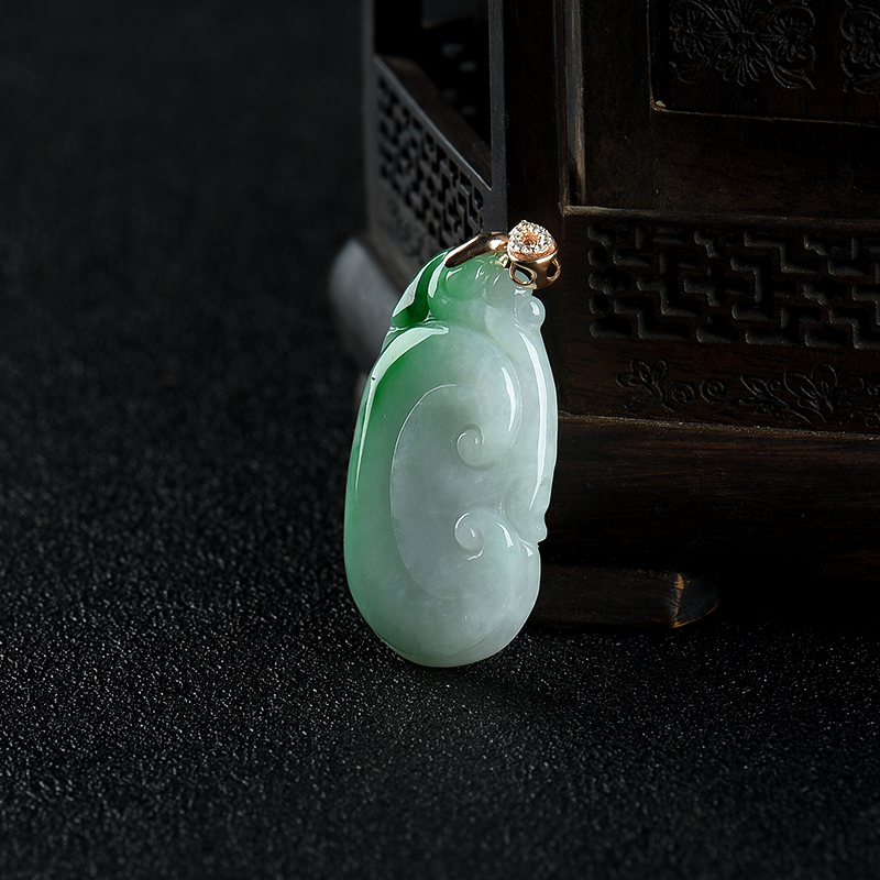 豆种翡翠如意吊坠-红掌柜