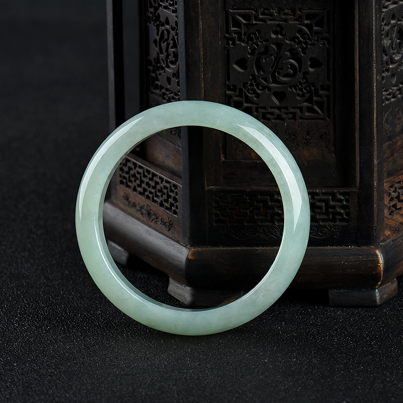 56.5mm缅甸豆种浅绿翡翠手镯-红掌柜