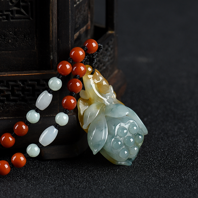 糯冰种翡翠莲蓬吊坠-红掌柜