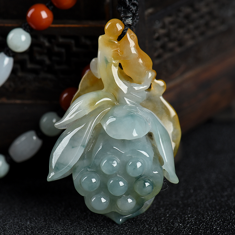 天然糯冰种翡翠吊坠-红掌柜