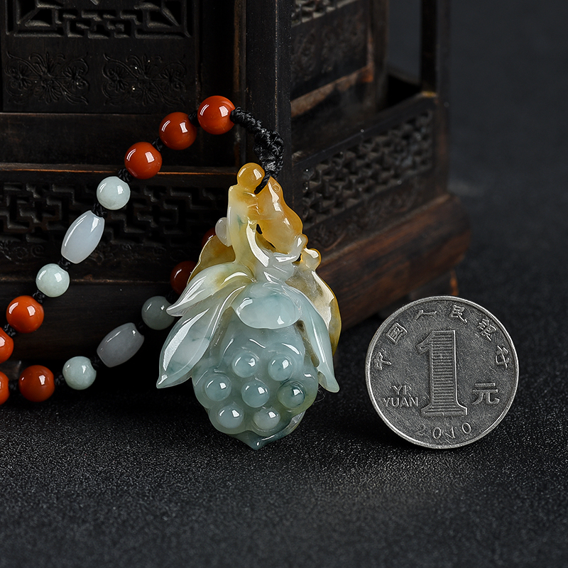 缅甸糯冰种俏色翡翠-红掌柜