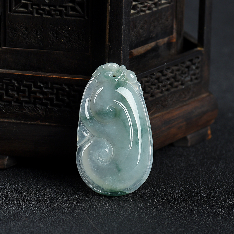 糯冰种飘花翡翠如意吊坠-红掌柜