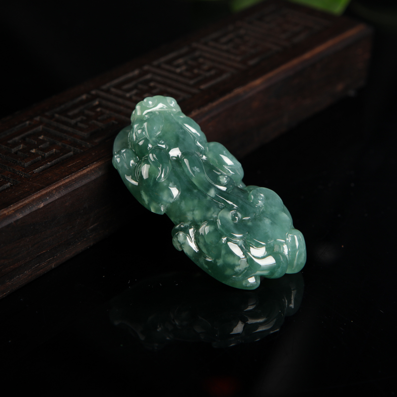 油青种翡翠吊坠-红掌柜