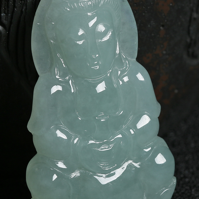 缅甸浅绿色翡翠观音吊坠 - 红掌柜