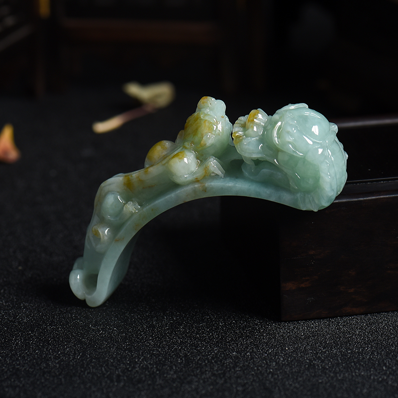 缅甸糯种俏色翡翠龙勾吊坠-红掌柜