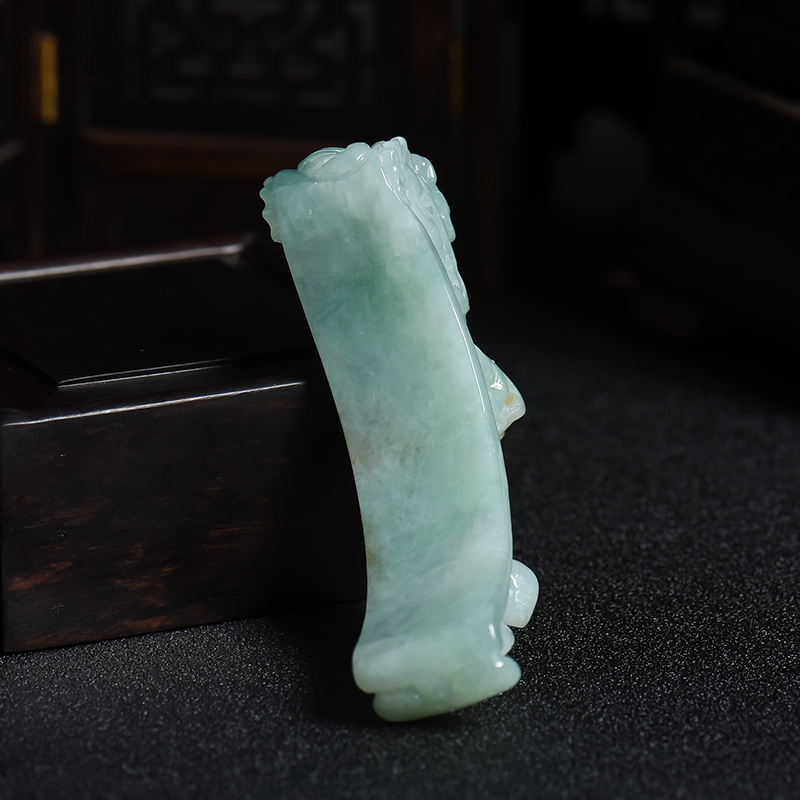 缅甸天然糯种翡翠龙勾吊坠-红掌柜