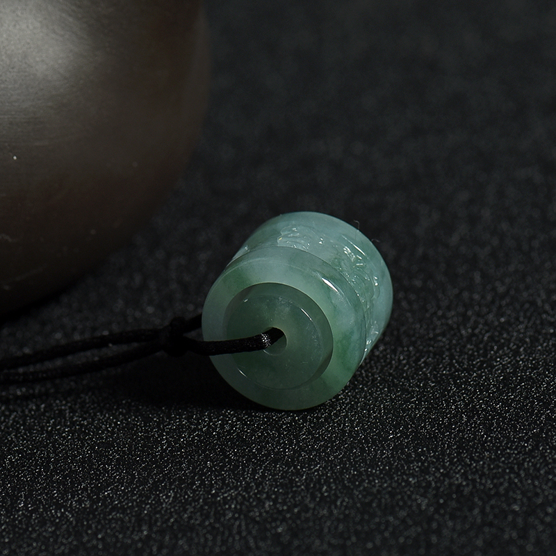 天然翡翠吊坠-红掌柜