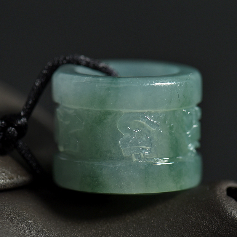 天然翡翠六字真言路路通吊坠-红掌柜