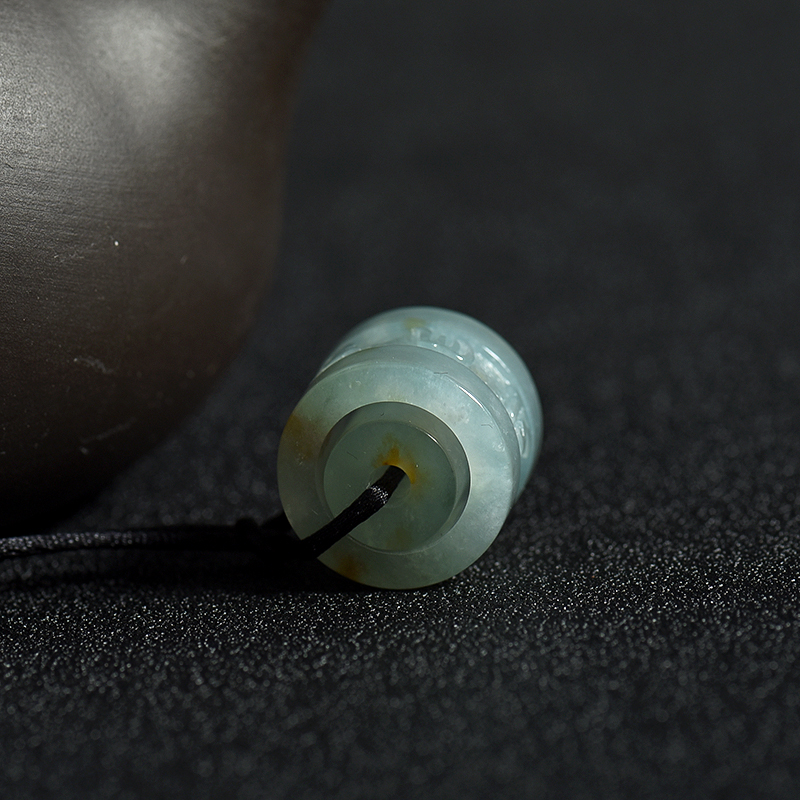 天然翡翠六字真言路路通吊坠-红掌柜