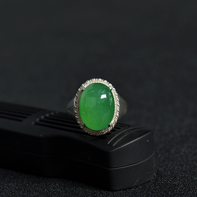 糯冰种阳绿翡翠戒面-红掌柜