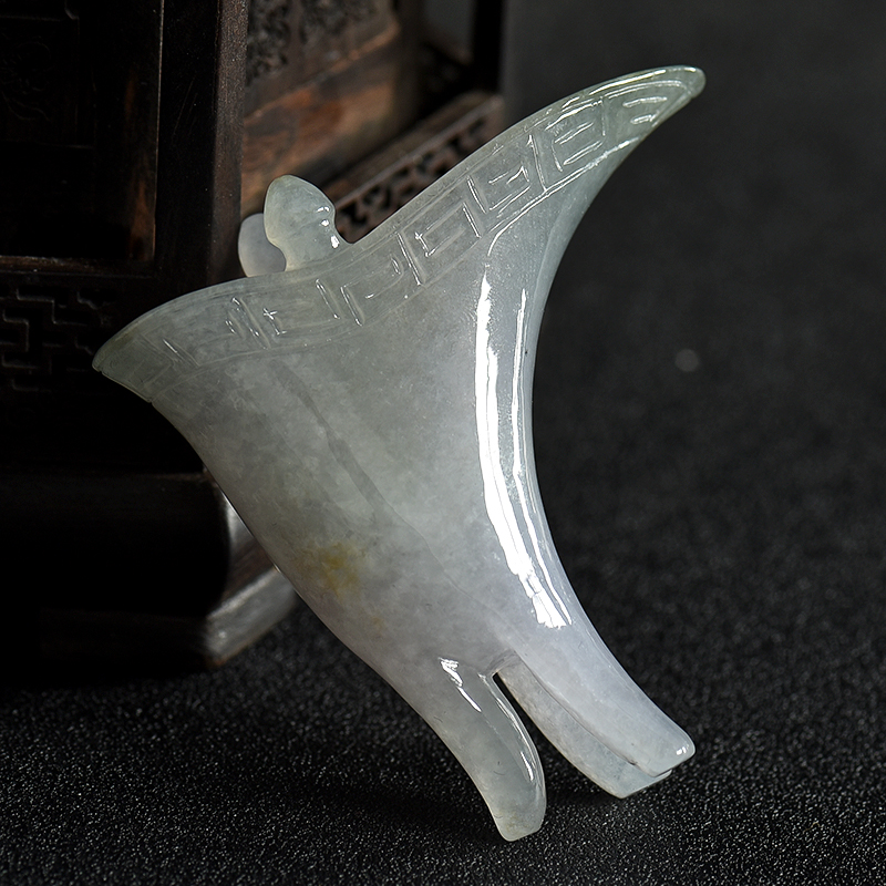 天然糯冰种翡翠摆件-红掌柜