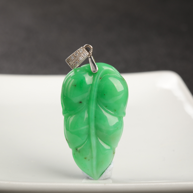 缅甸天然糯种翠绿翡翠叶子吊坠 - 红掌柜