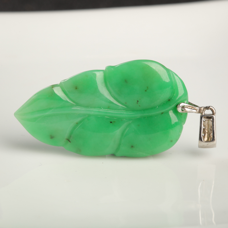 糯种翠绿翡翠叶子吊坠 - 红掌柜