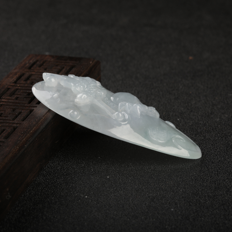 晴水翡翠龙凤吊坠-红掌柜