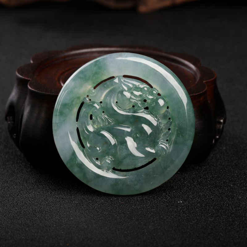 飘花翡翠平安麒麟吊坠-红掌柜