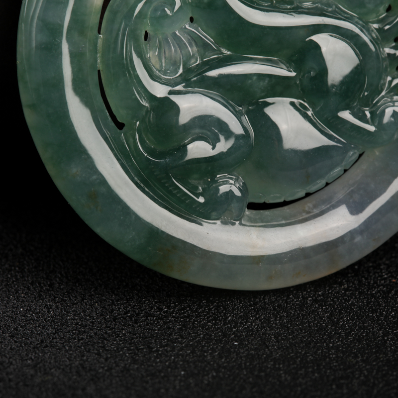 翡翠麒麟吊坠-红掌柜