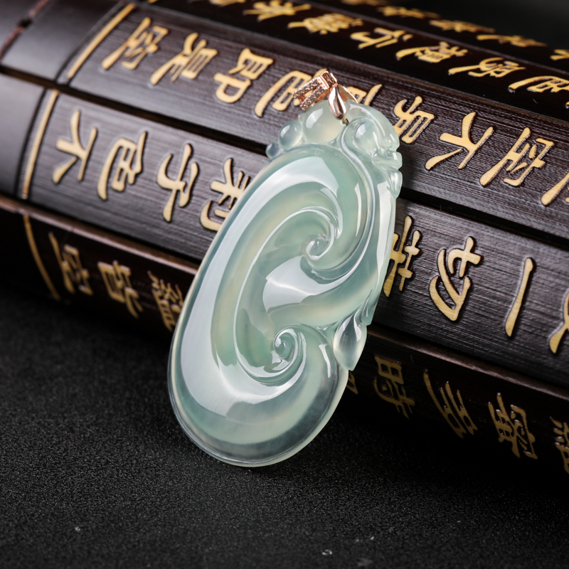 缅甸冰种浅绿翡翠如意吊坠-红掌柜