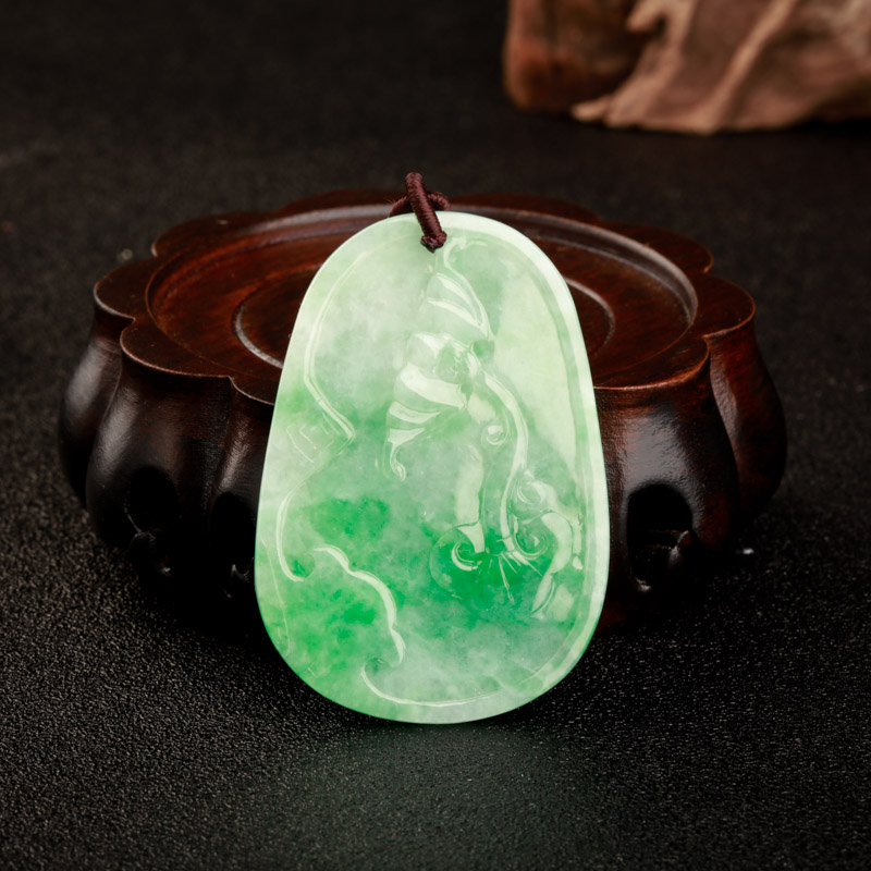 飘翠翡翠龙牌吊坠-红掌柜