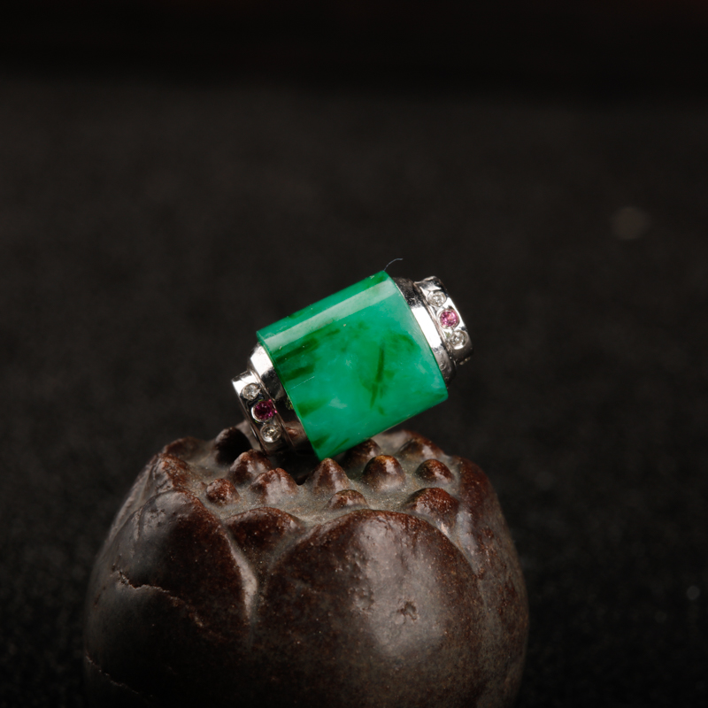 翡翠路路通吊坠-红掌柜