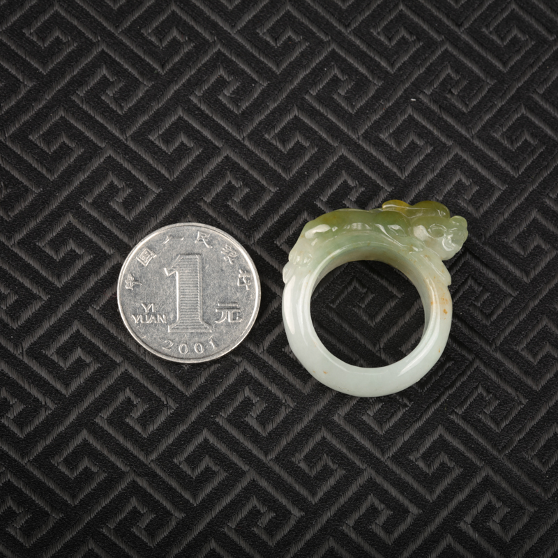 糯冰种俏色翡翠戒指-红掌柜