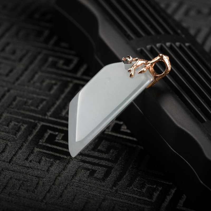 翡翠随形吊坠-红掌柜