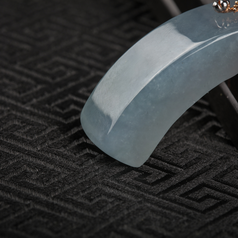 天然翡翠随形吊坠-红掌柜