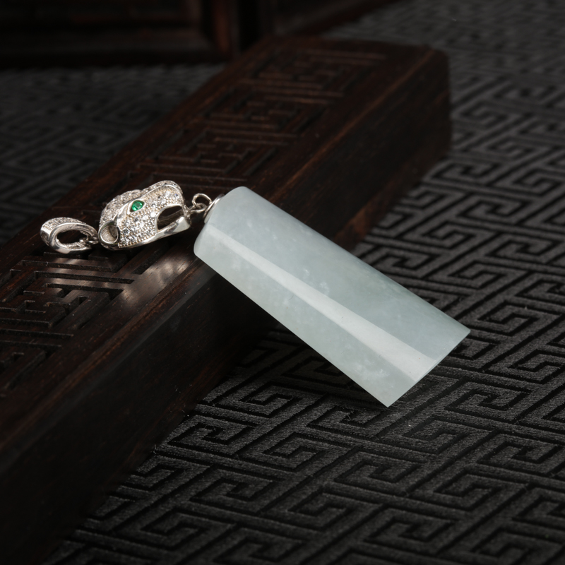 缅甸天然糯冰种翡翠方牌吊坠-红掌柜