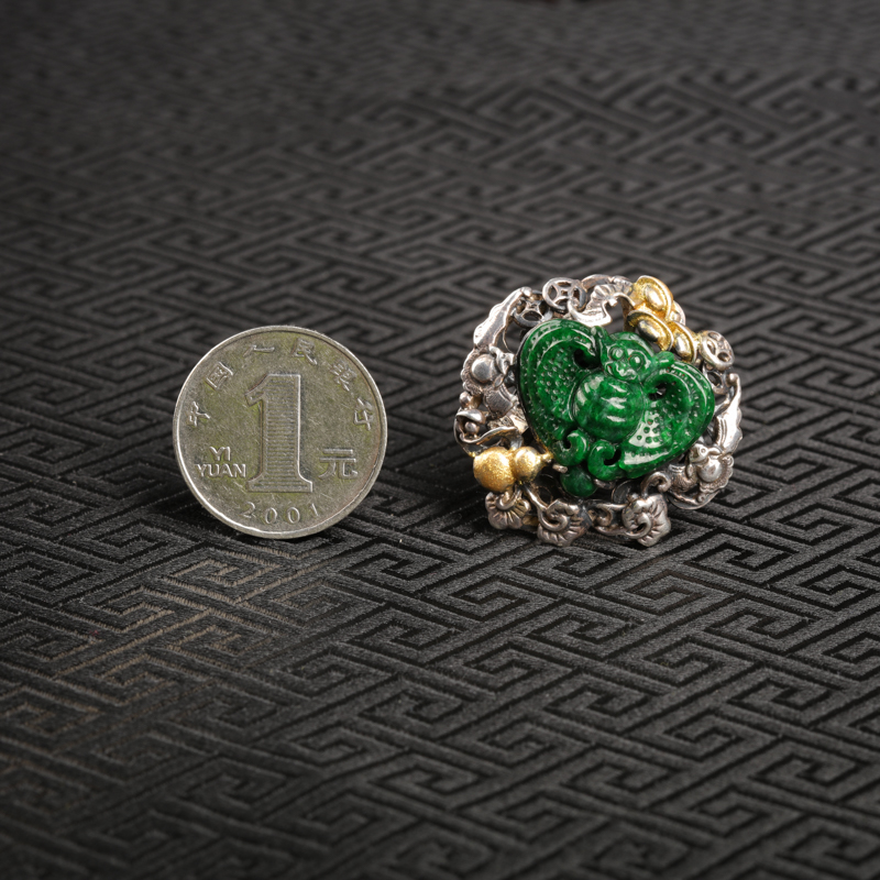 银镶翡翠戒指-红掌柜