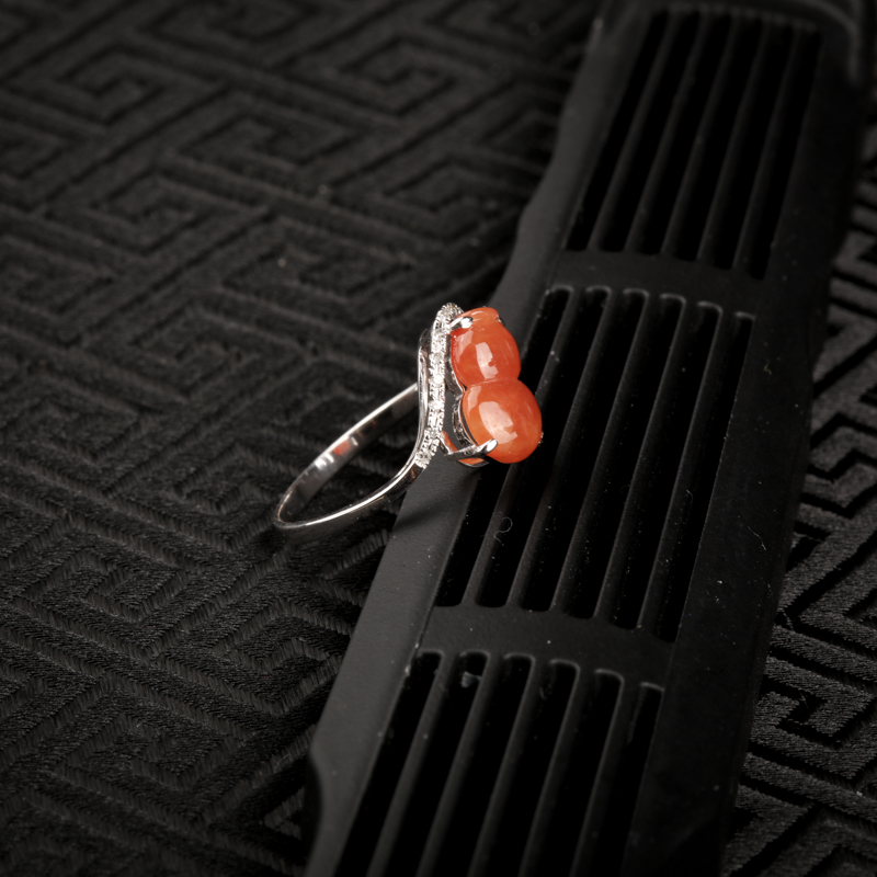 18K金镶糯冰种翡翠戒指-红掌柜