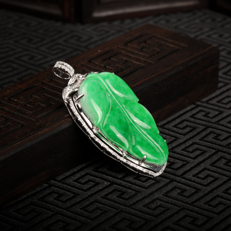 糯种翠绿翡翠金枝玉叶吊坠-红掌柜