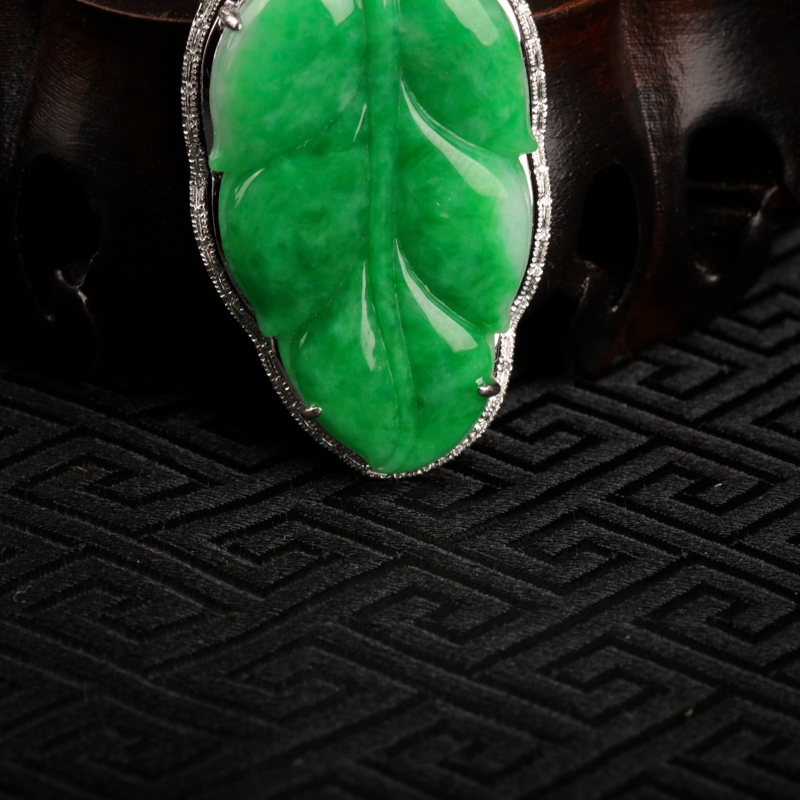 金枝玉叶吊坠-红掌柜