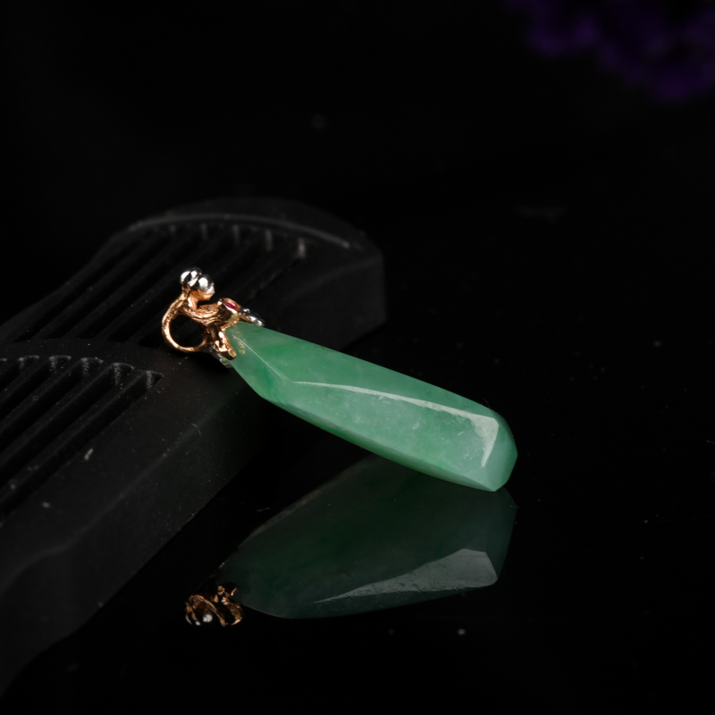 糯冰种飘翠翡翠-红掌柜