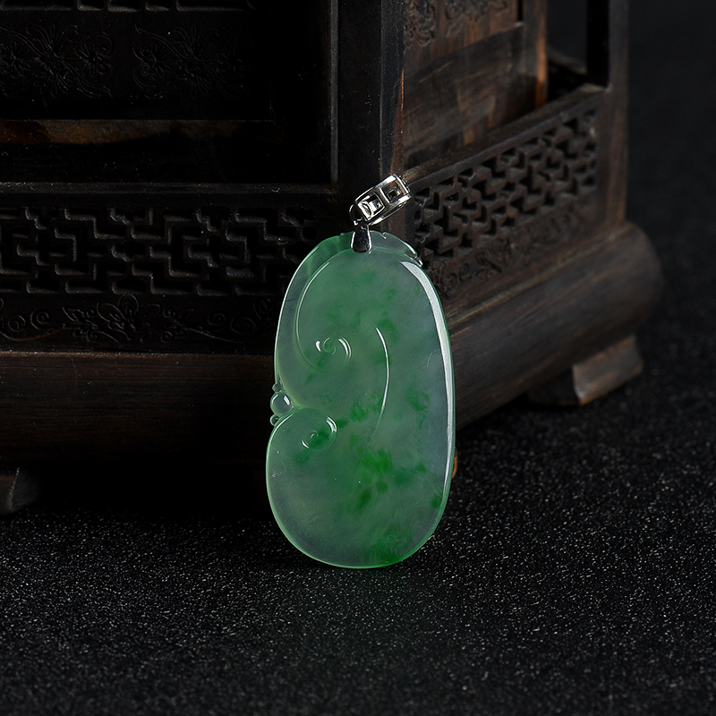 糯冰种飘翠翡翠如意吊坠-红掌柜