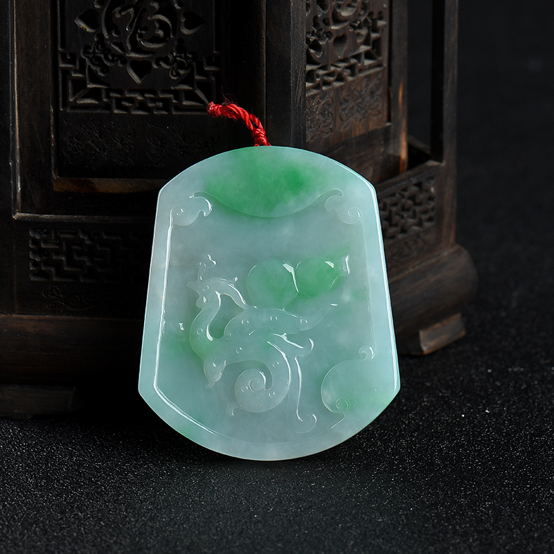 糯种飘翠翡翠仿古龙吊坠-红掌柜