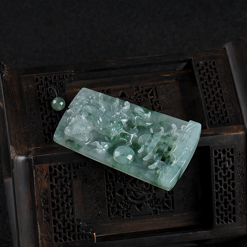 缅甸翡翠辰龙吊坠-红掌柜