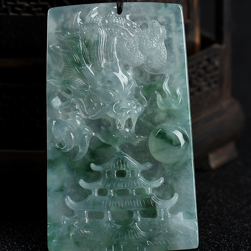 天然翡翠辰龙吊坠-红掌柜