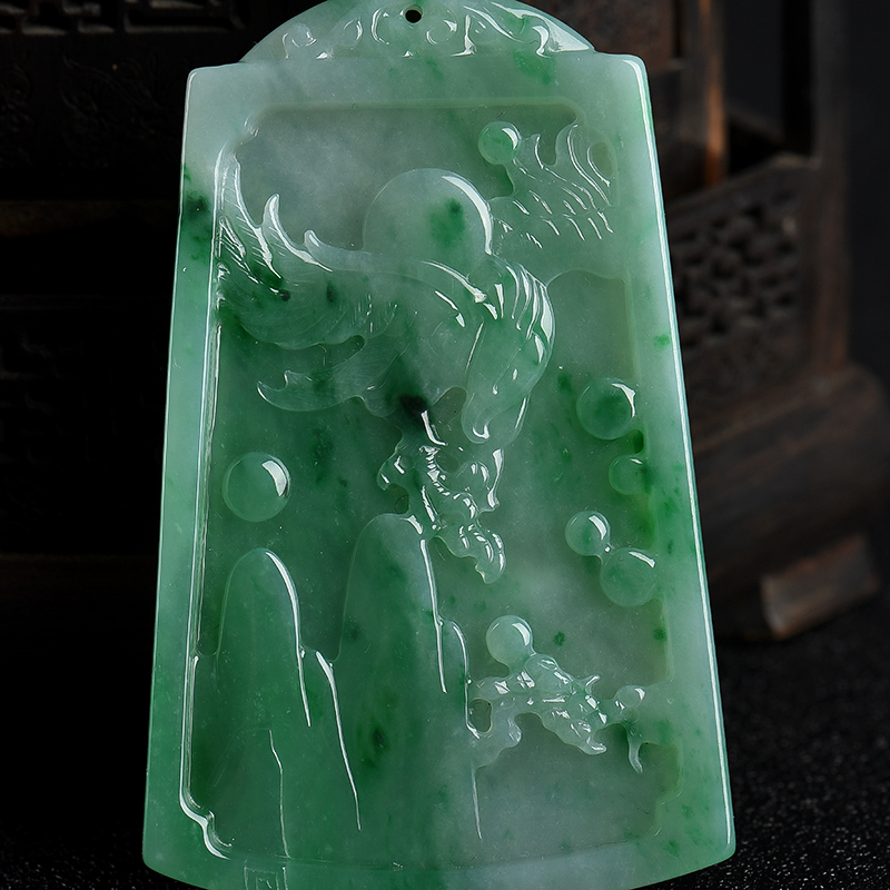 天然糯种飘翠翡翠大展宏图吊坠-红掌柜