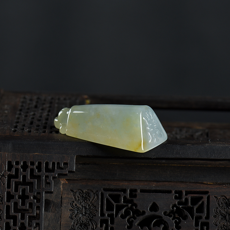 缅甸糯种黄翡随形吊坠-红掌柜