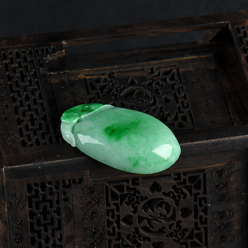 缅甸天然豆种翡翠吊坠-红掌柜