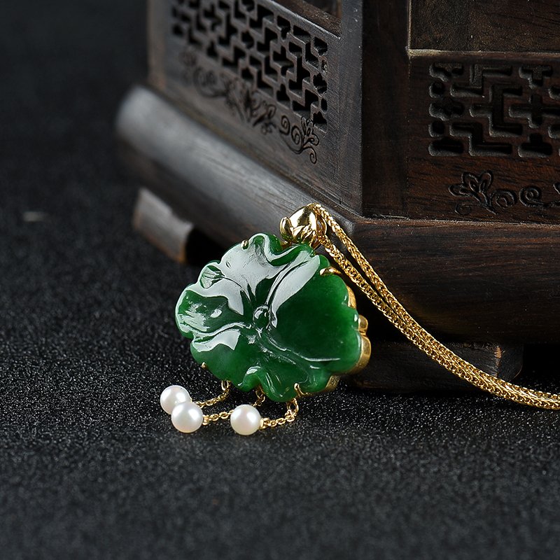 糯种深绿翡翠-红掌柜